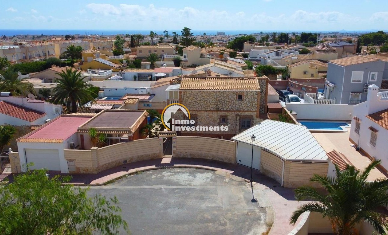 Bestaande bouw - Villa - Orihuela Costa - Los Almendros-La Florida
