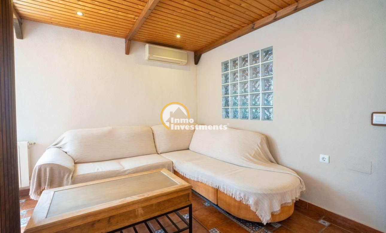 Bestaande bouw - Villa - Orihuela Costa - Los Almendros-La Florida