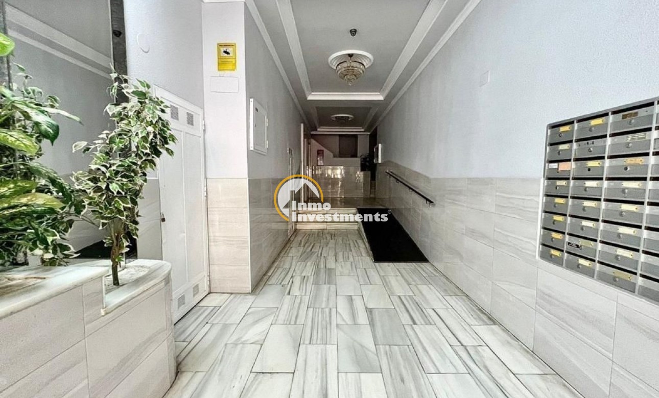 Gebrauchtimmobilien - Apartment - Torrevieja - Paseo maritimo