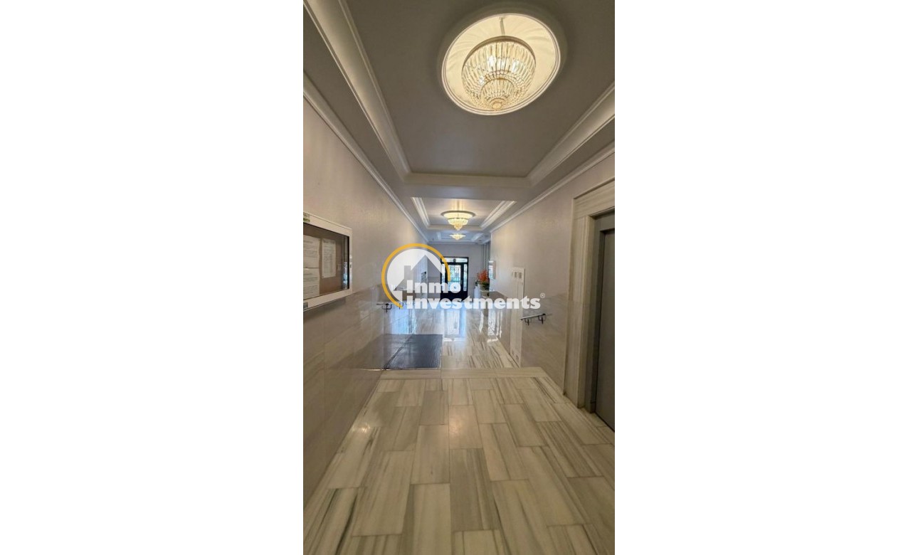 Gebrauchtimmobilien - Apartment - Torrevieja - Paseo maritimo