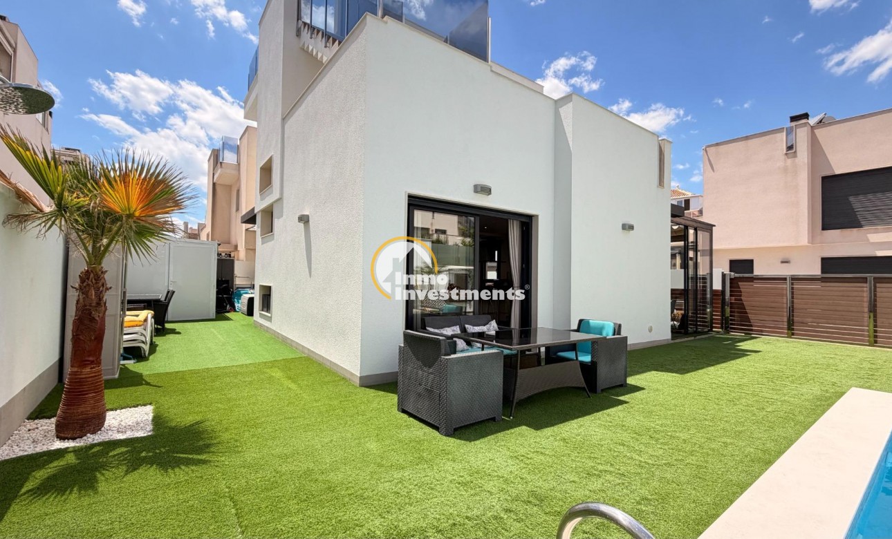 Resale - Villa - Torrevieja - Aguas Nuevas