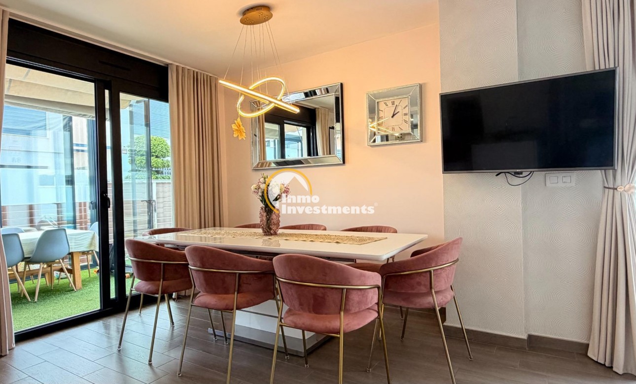 Resale - Villa - Torrevieja - Aguas Nuevas