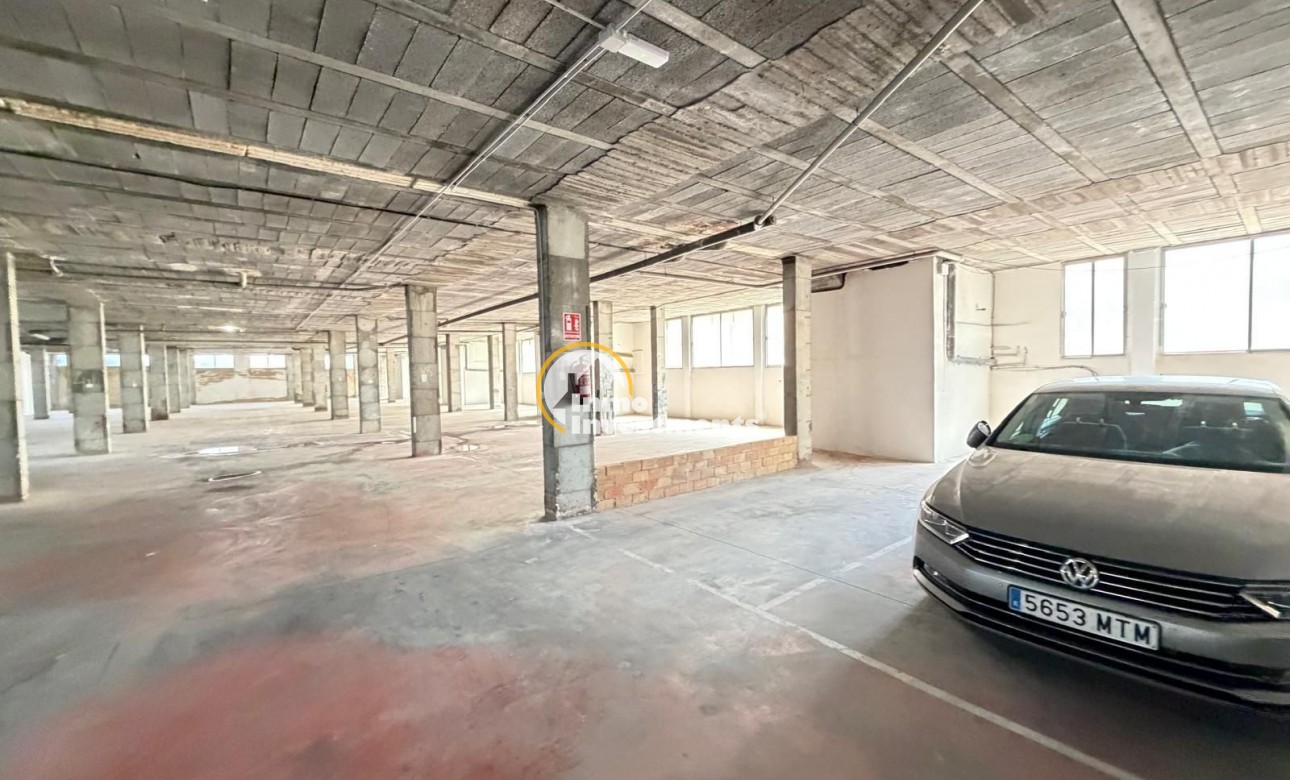 Resale - Commercial - Torrevieja - Estacion de autobuses