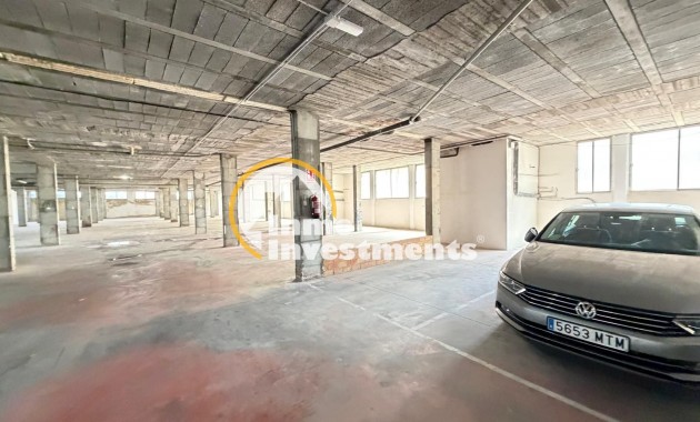 Resale - Commercial - Torrevieja - Estacion de autobuses