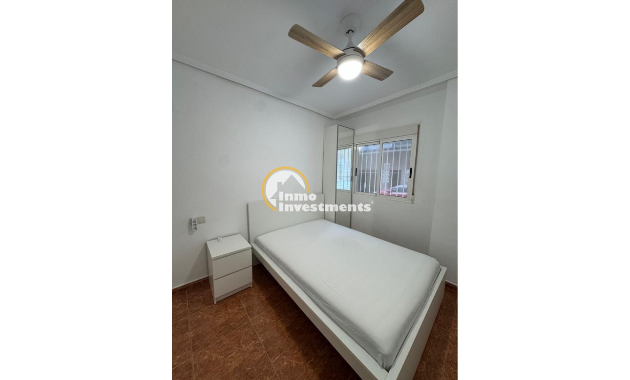 Resale - Apartment - Torrevieja - Estacion de autobuses