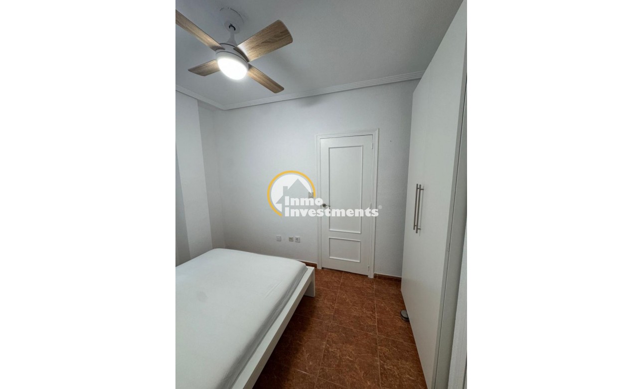 Resale - Apartment - Torrevieja - Estacion de autobuses