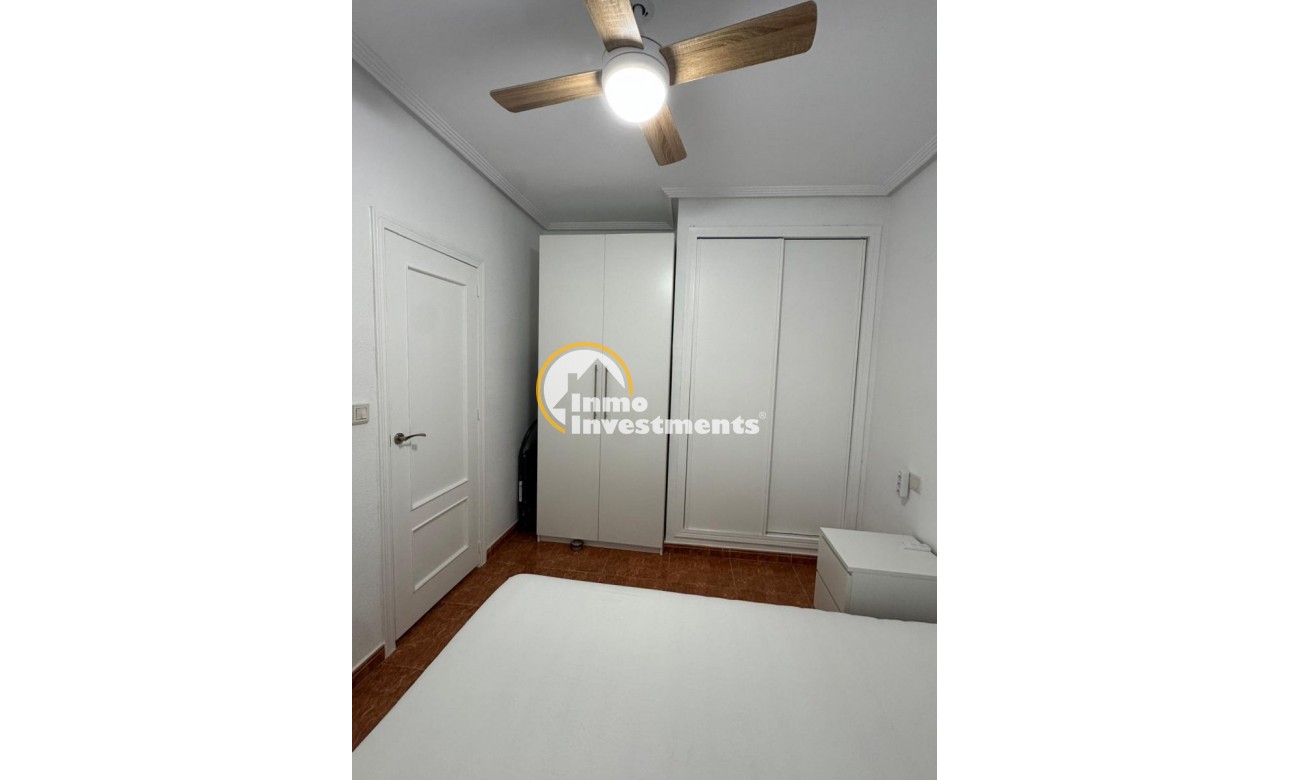 Resale - Apartment - Torrevieja - Estacion de autobuses