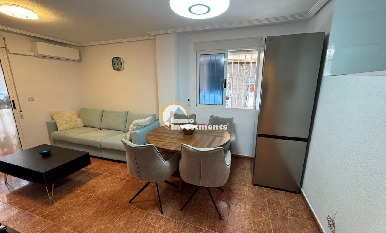 Resale - Apartment - Torrevieja - Estacion de autobuses
