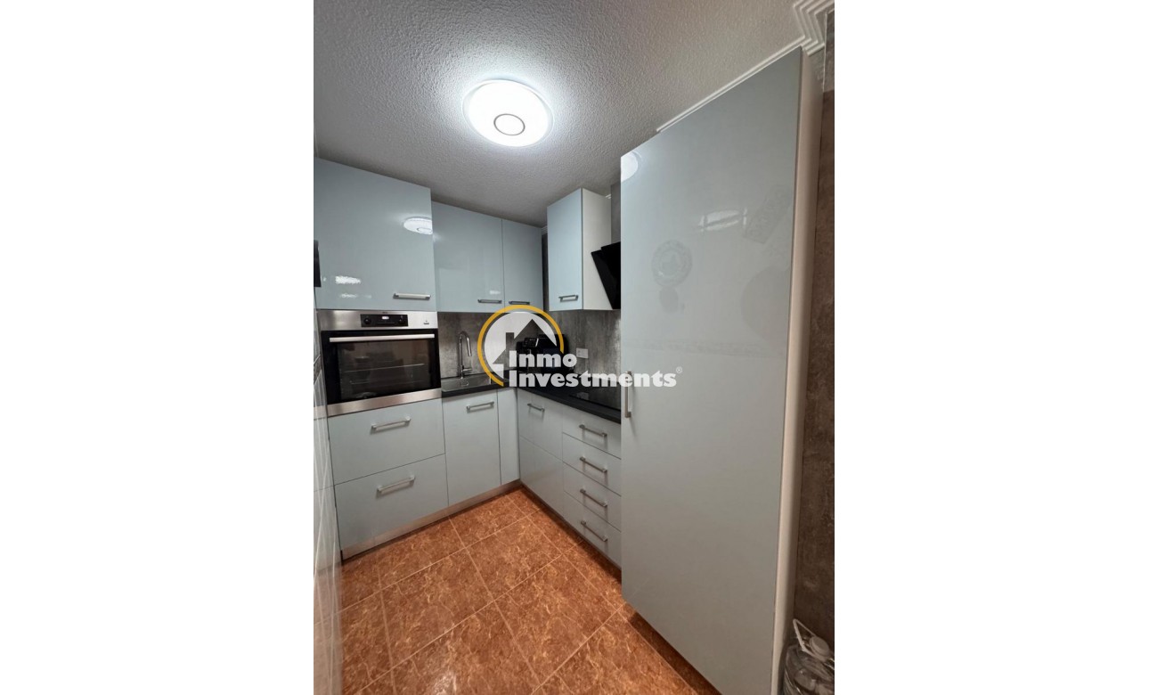 Resale - Apartment - Torrevieja - Estacion de autobuses