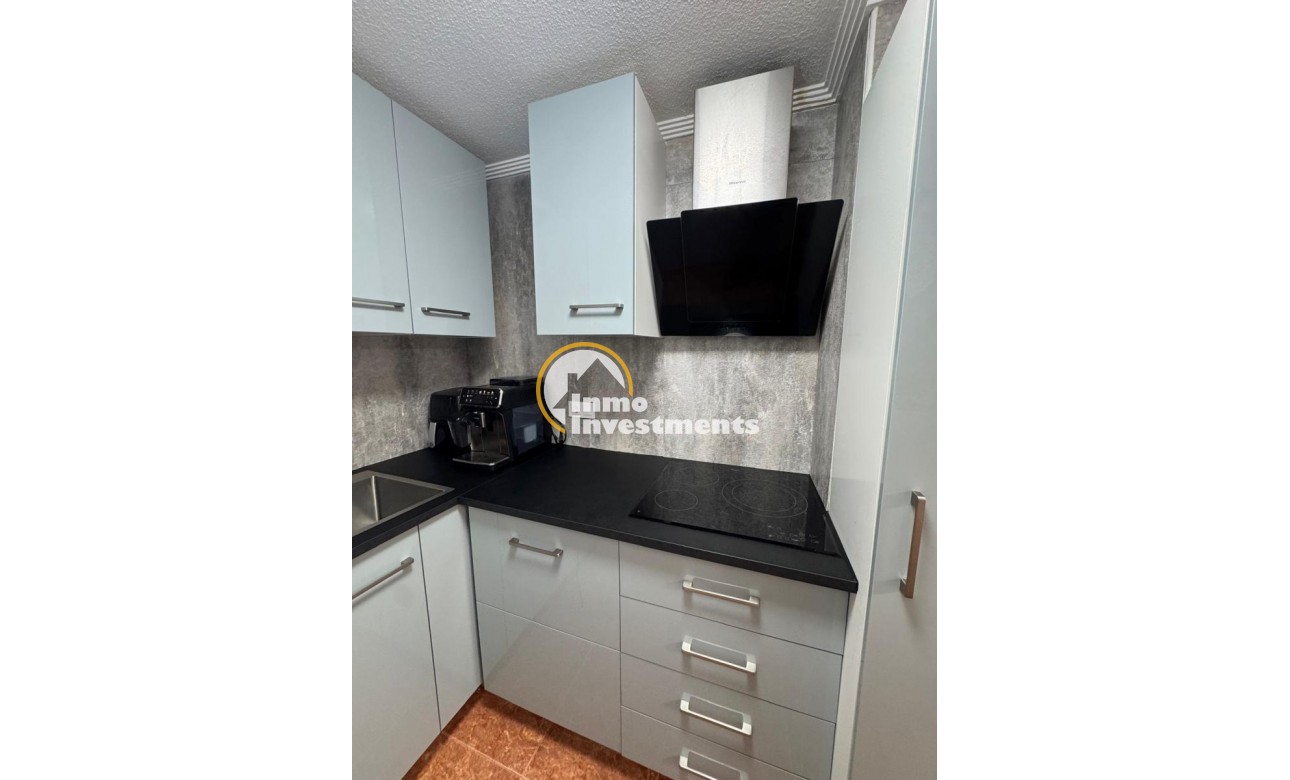 Resale - Apartment - Torrevieja - Estacion de autobuses