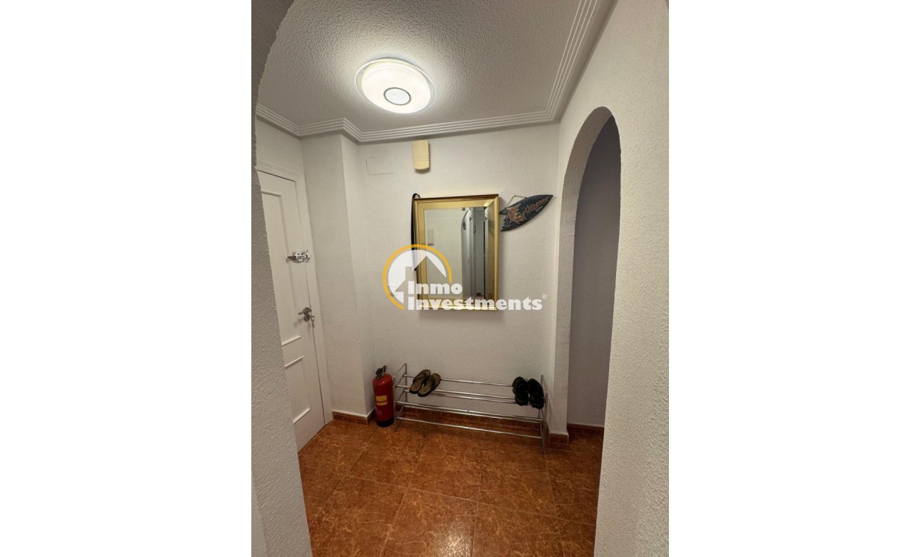 Resale - Apartment - Torrevieja - Estacion de autobuses