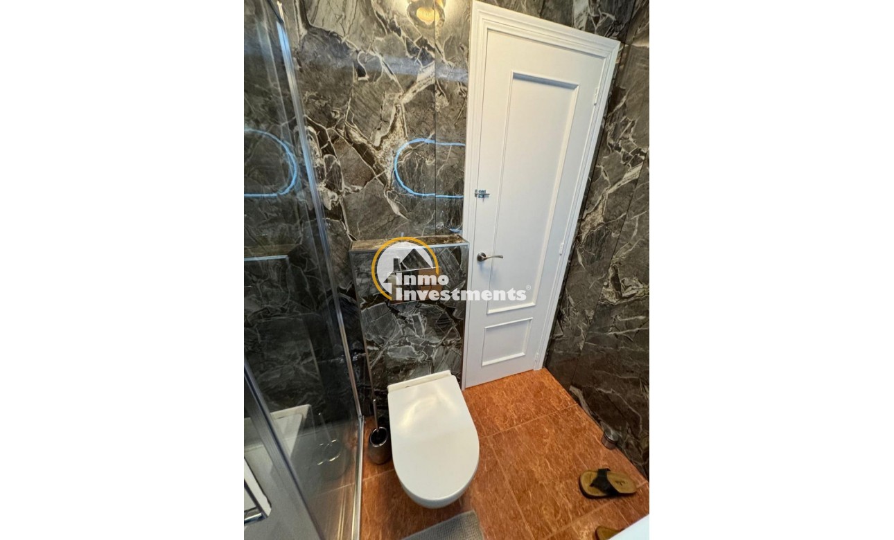 Resale - Apartment - Torrevieja - Estacion de autobuses