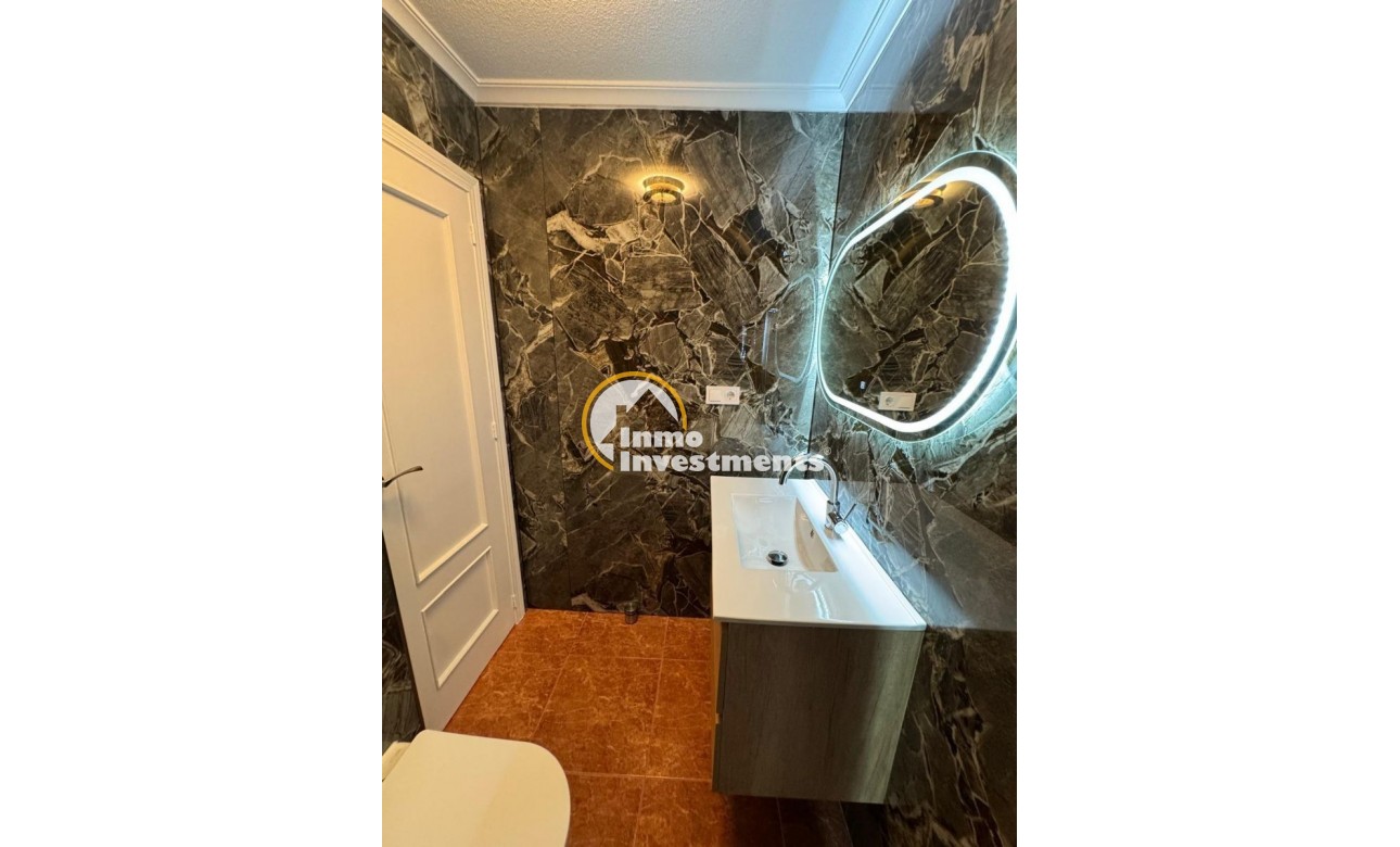Resale - Apartment - Torrevieja - Estacion de autobuses