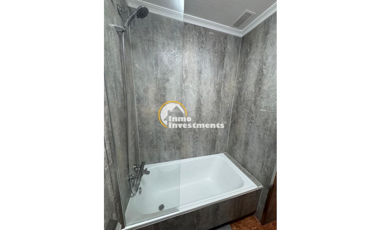 Resale - Apartment - Torrevieja - Estacion de autobuses