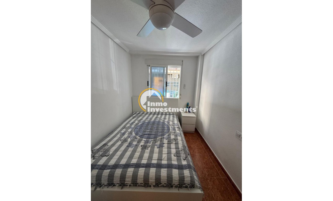 Resale - Apartment - Torrevieja - Estacion de autobuses
