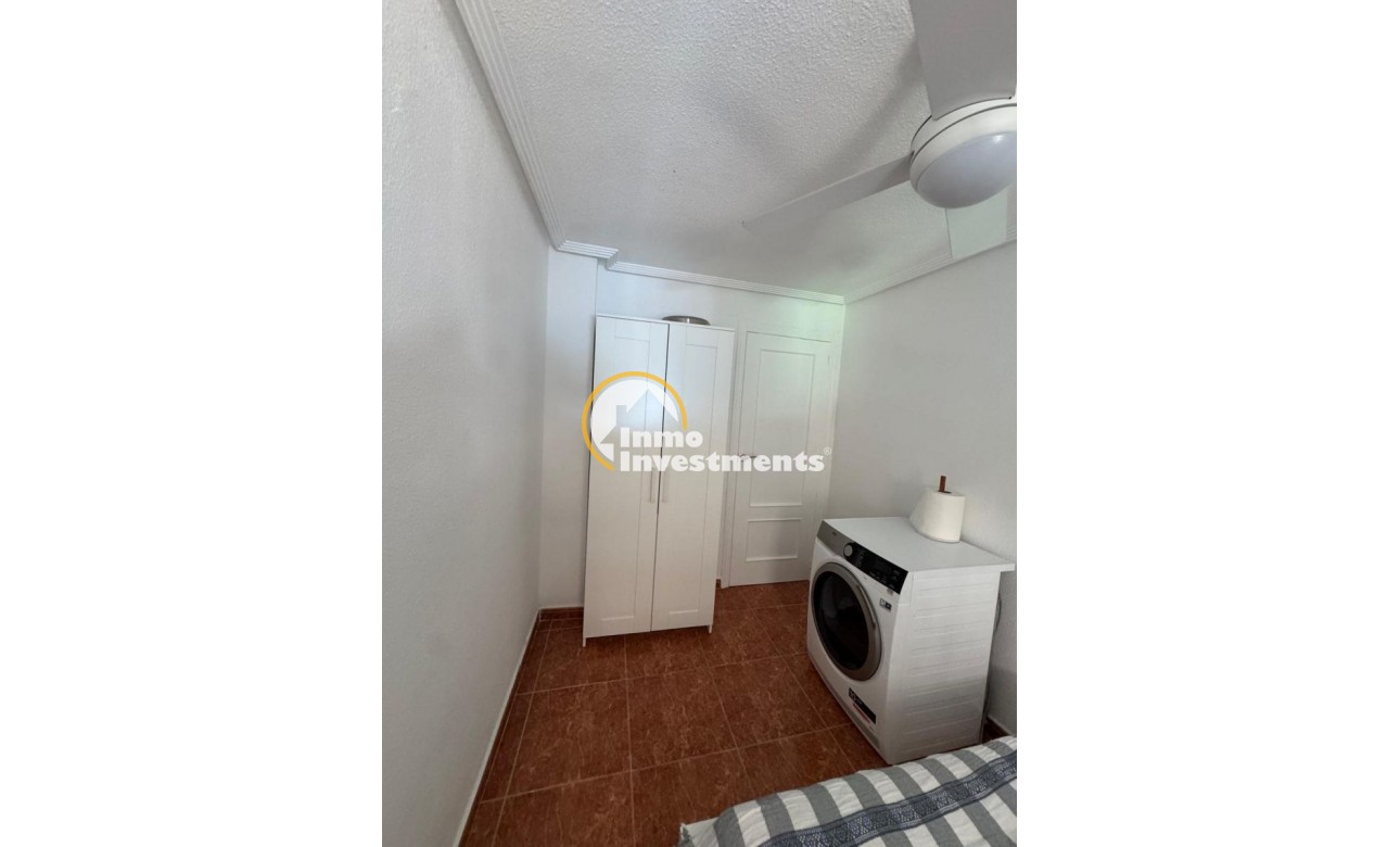 Resale - Apartment - Torrevieja - Estacion de autobuses