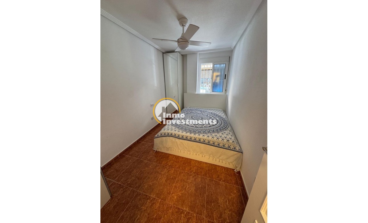 Resale - Apartment - Torrevieja - Estacion de autobuses