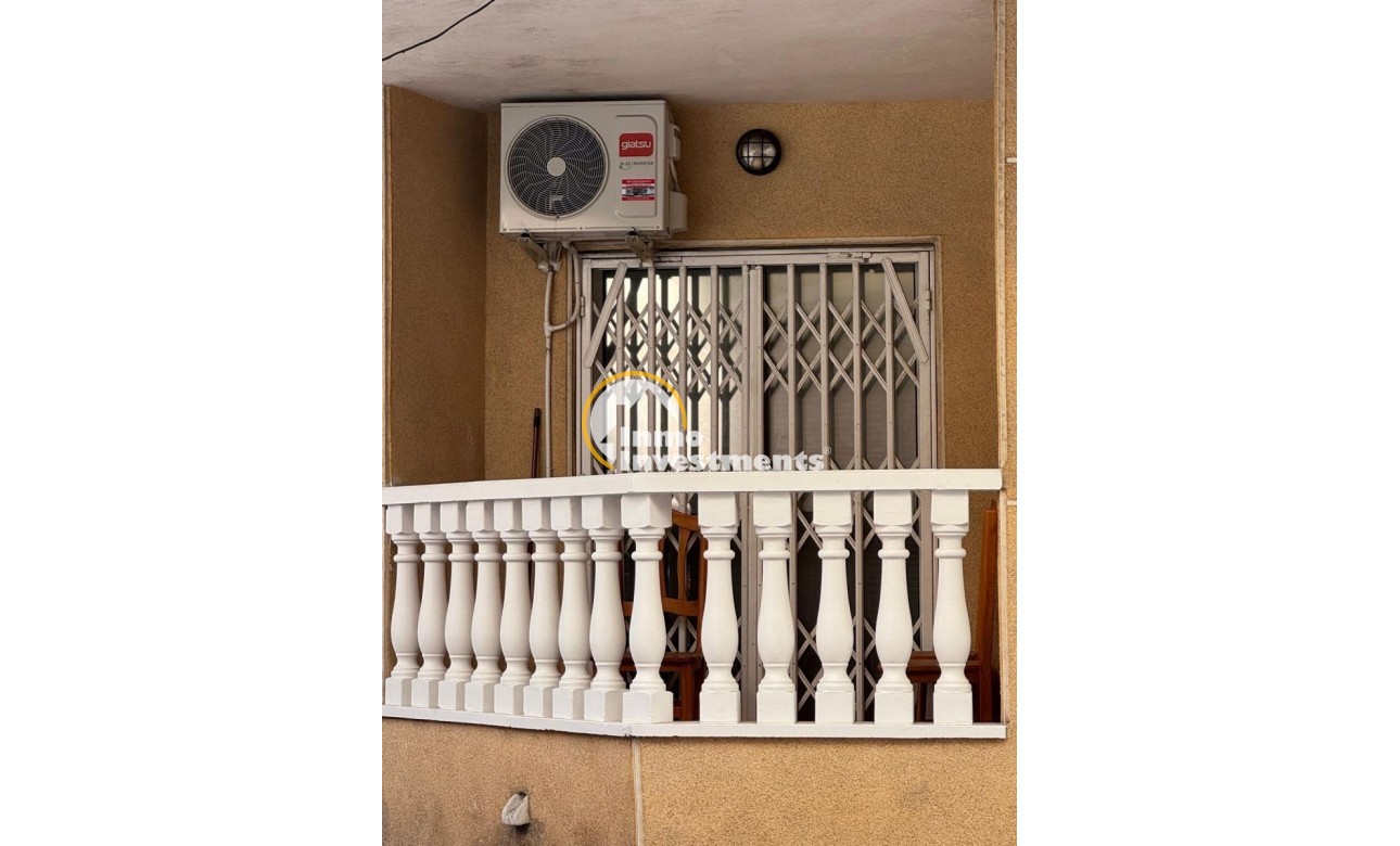 Resale - Apartment - Torrevieja - Estacion de autobuses
