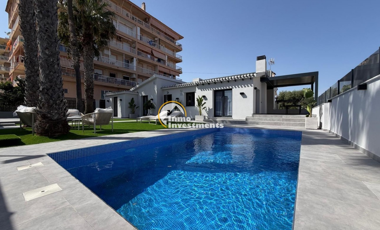 Bestaande bouw - Villa - Torrevieja - Punta Prima