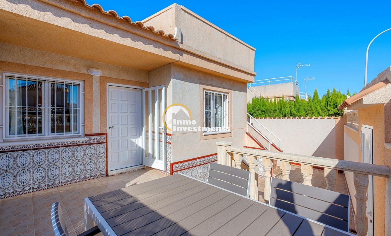 Resale - Villa - Torrevieja - La Siesta
