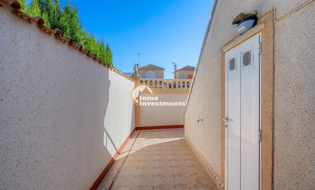 Resale - Villa - Torrevieja - La Siesta