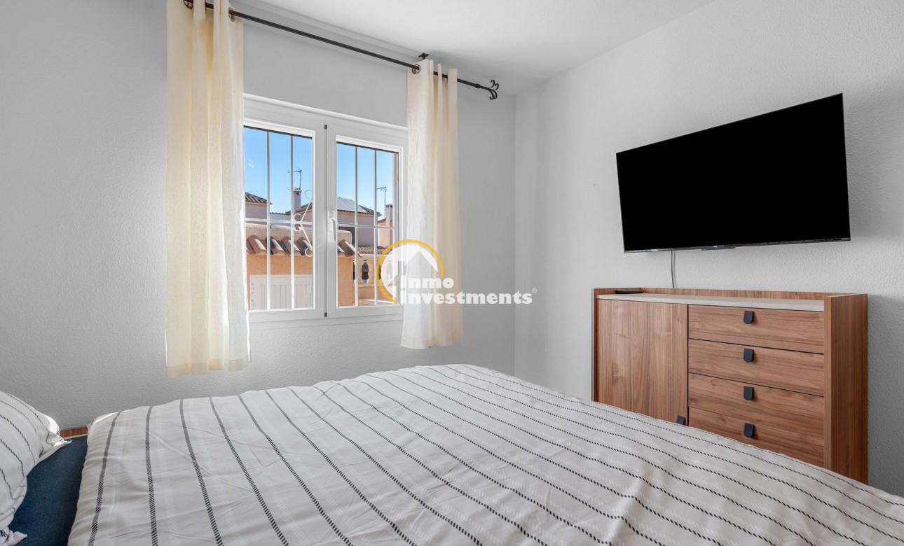 Resale - Villa - Torrevieja - La Siesta