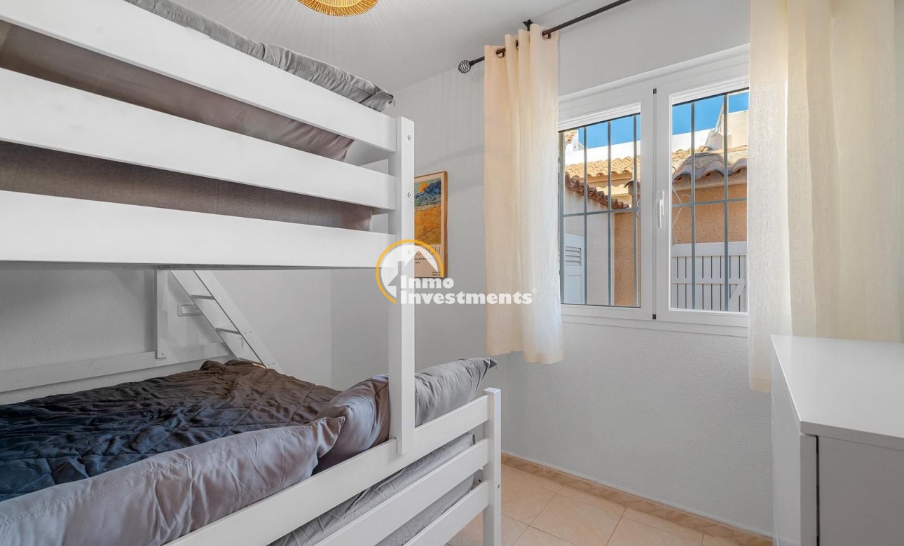 Resale - Villa - Torrevieja - La Siesta