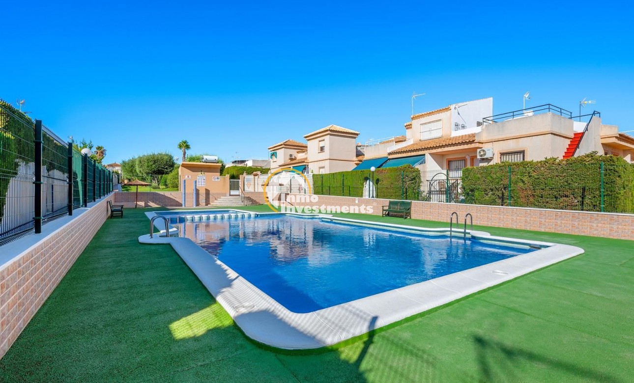 Resale - Villa - Torrevieja - La Siesta