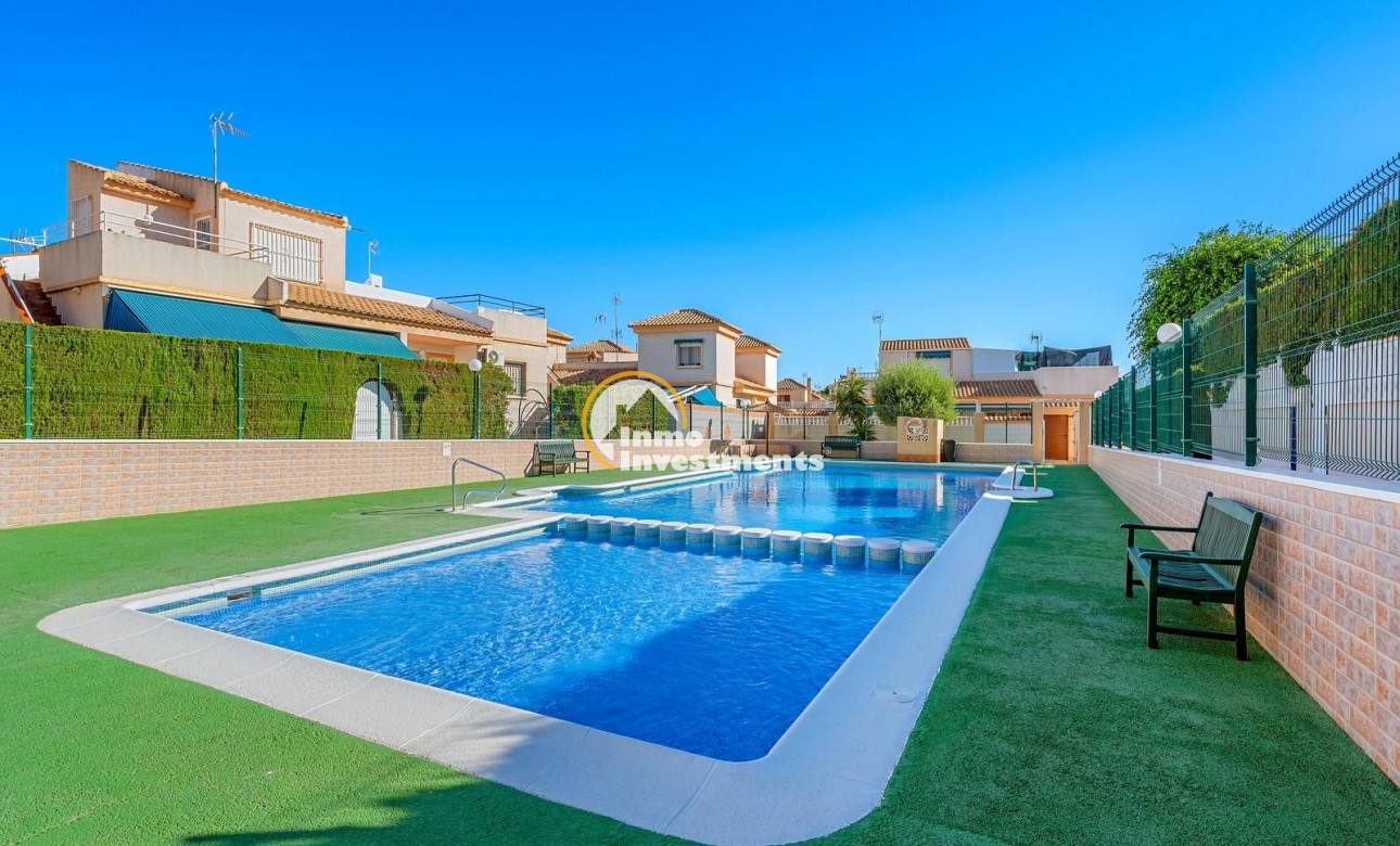 Resale - Villa - Torrevieja - La Siesta
