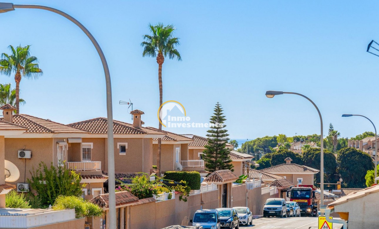 Resale - Villa - Torrevieja - La Siesta