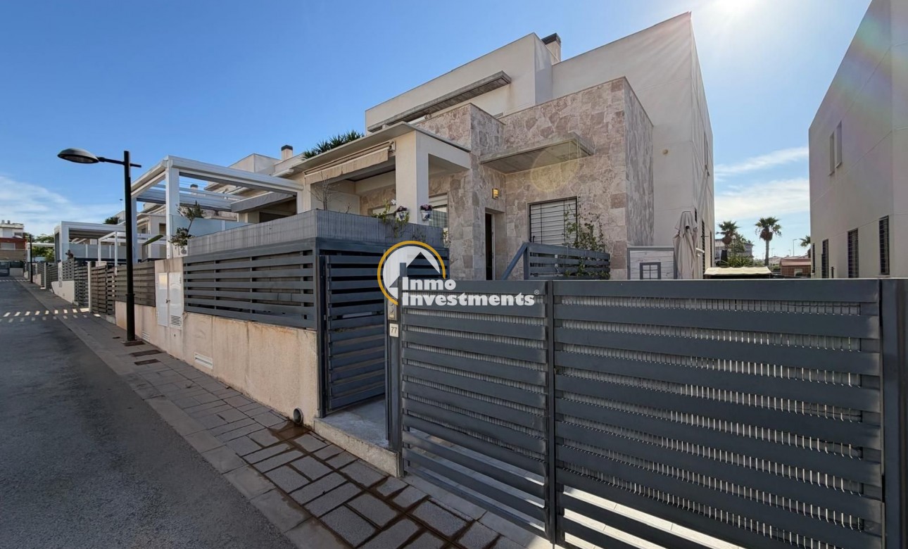 Bestaande bouw - Villa - Torrevieja - Aguas Nuevas