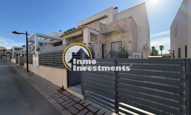 Bestaande bouw - Villa - Torrevieja - Aguas Nuevas