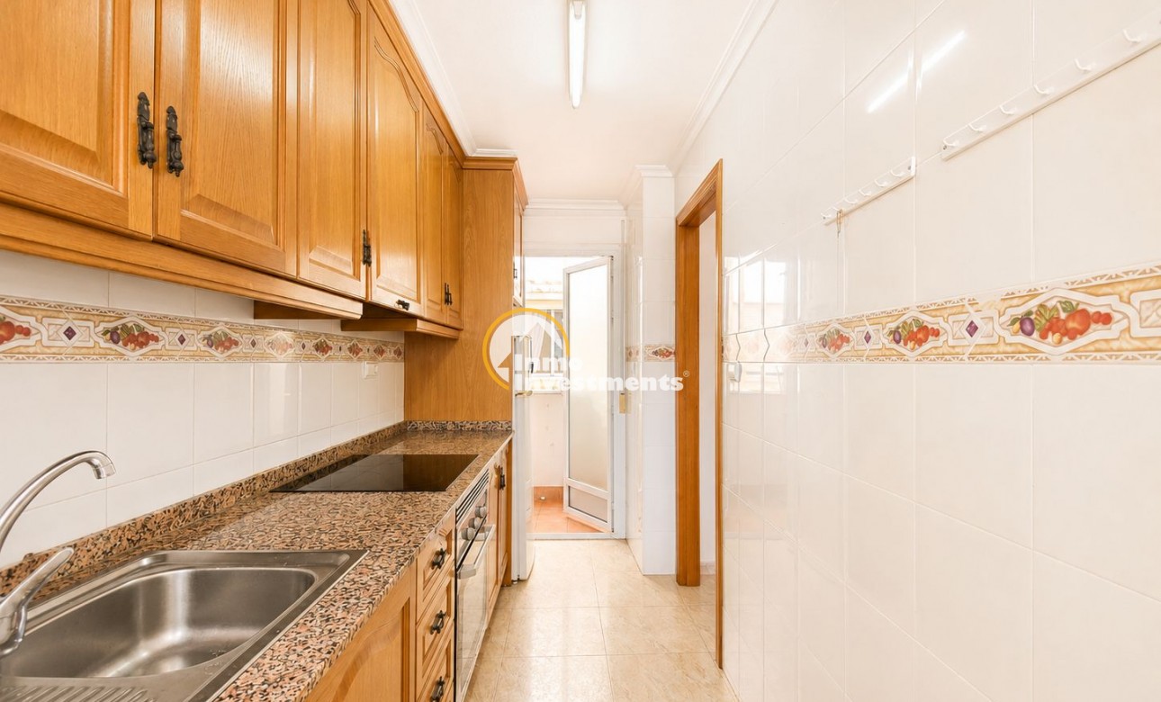 Resale - Apartment - Torrevieja - Estacion de autobuses
