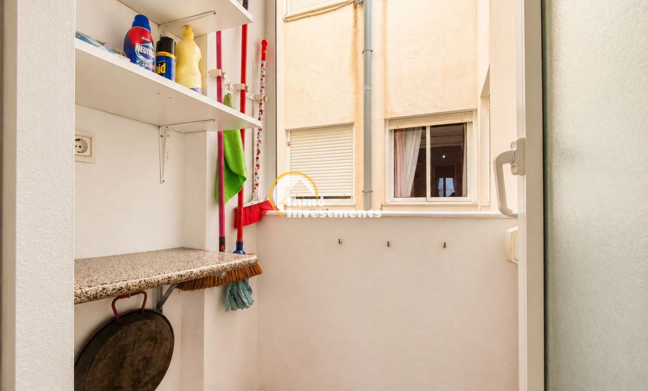 Resale - Apartment - Torrevieja - Estacion de autobuses