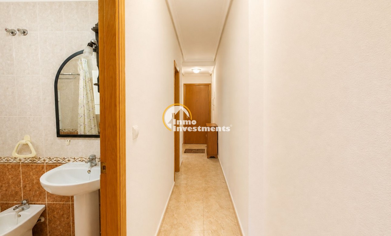 Resale - Apartment - Torrevieja - Estacion de autobuses