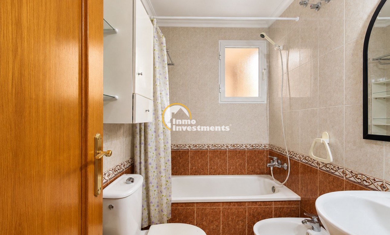 Resale - Apartment - Torrevieja - Estacion de autobuses