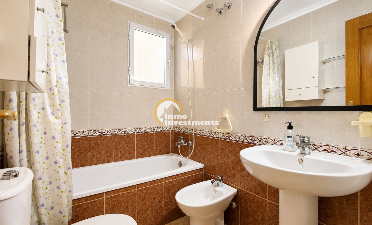 Resale - Apartment - Torrevieja - Estacion de autobuses