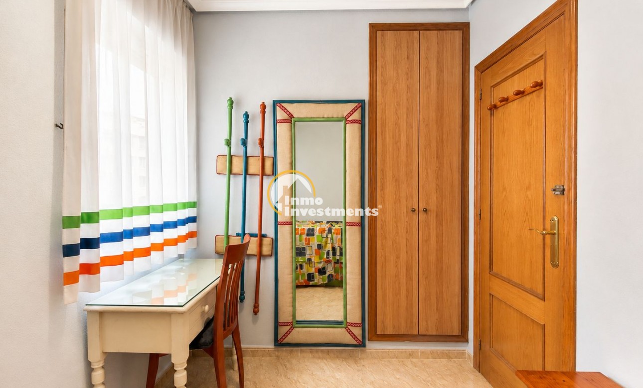 Resale - Apartment - Torrevieja - Estacion de autobuses