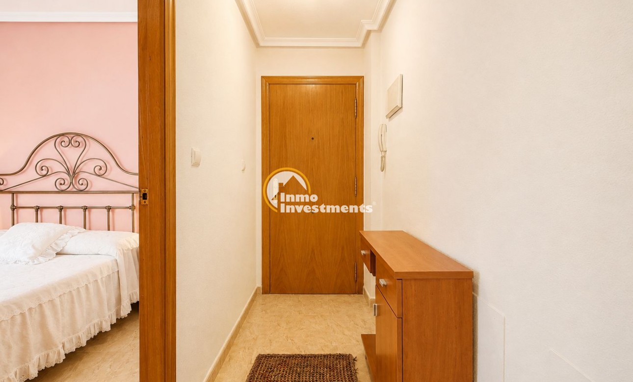Resale - Apartment - Torrevieja - Estacion de autobuses