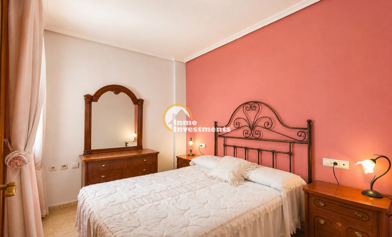 Resale - Apartment - Torrevieja - Estacion de autobuses