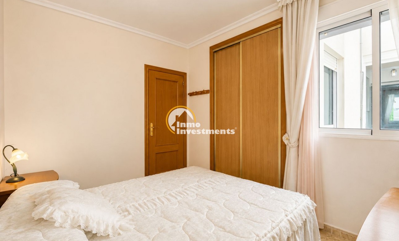Resale - Apartment - Torrevieja - Estacion de autobuses
