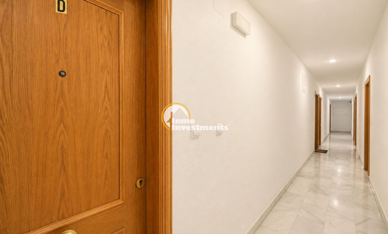 Resale - Apartment - Torrevieja - Estacion de autobuses