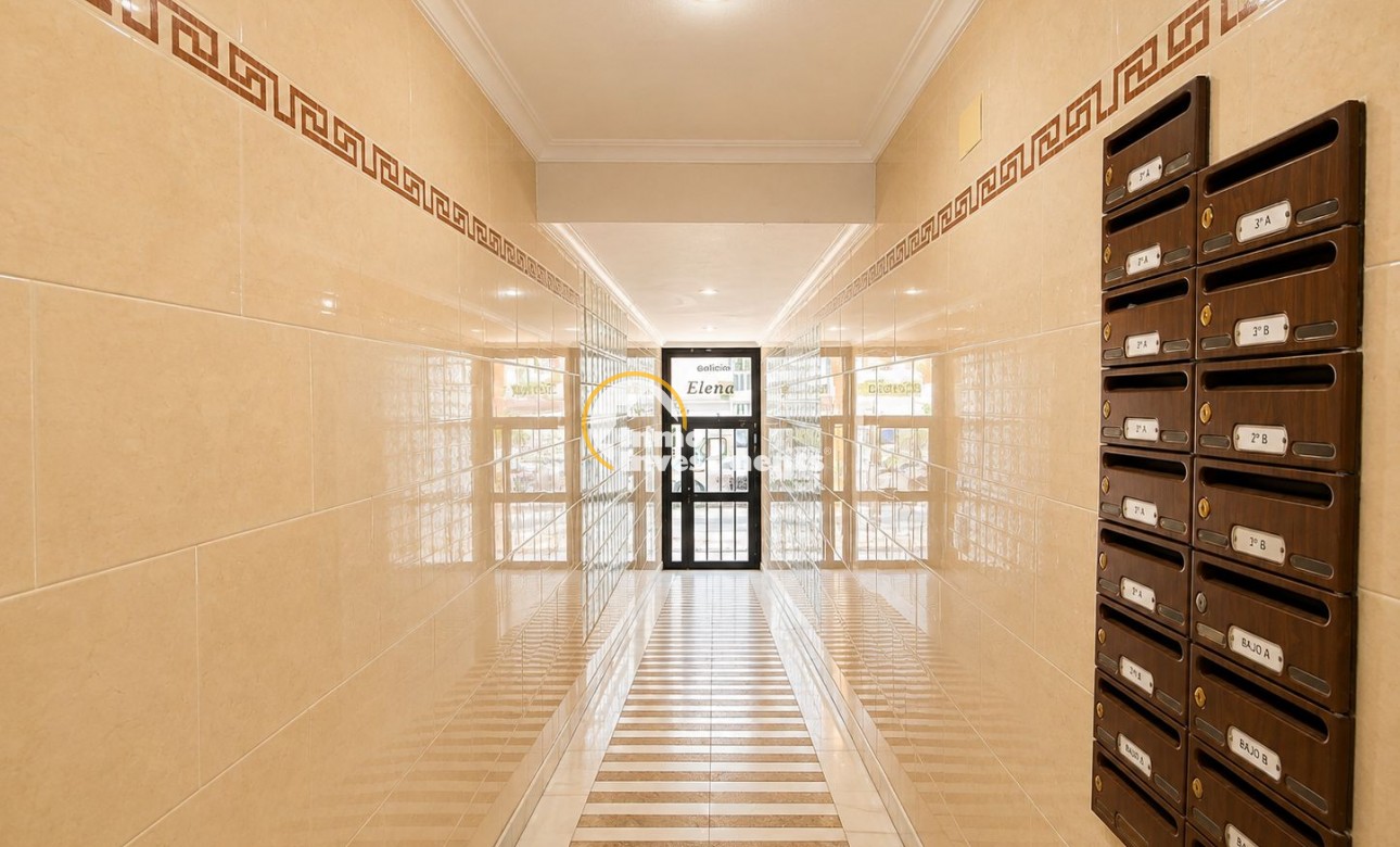 Resale - Apartment - Torrevieja - Estacion de autobuses