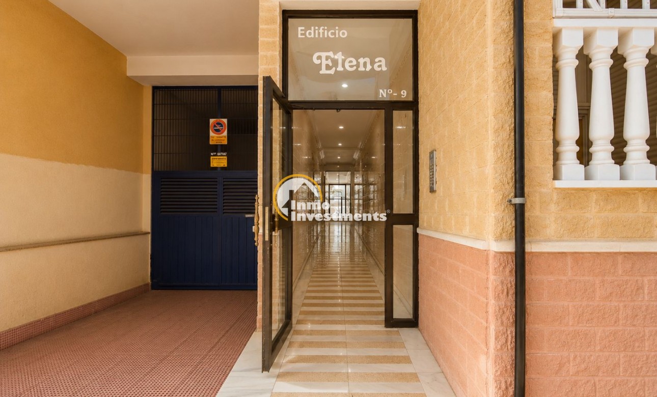 Resale - Apartment - Torrevieja - Estacion de autobuses