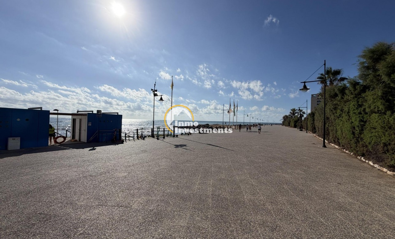 Resale - Apartment - Torrevieja - Punta Prima