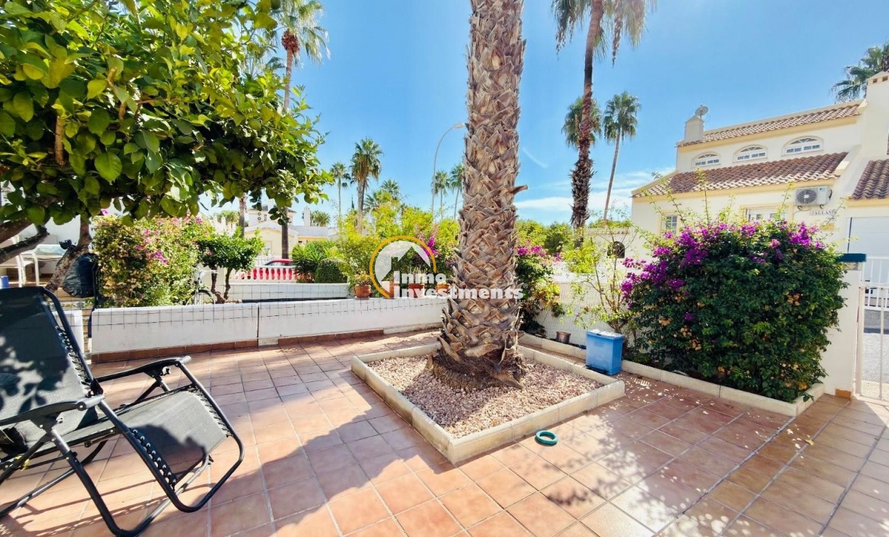 Resale - Villa - Orihuela Costa - Villamartín-Las Filipinas