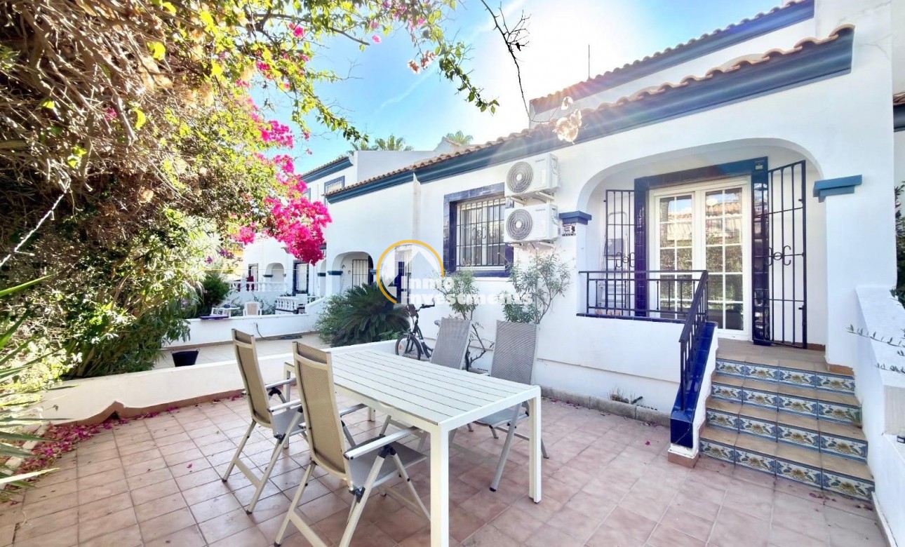 Resale - Villa - Orihuela Costa - Villamartín-Las Filipinas