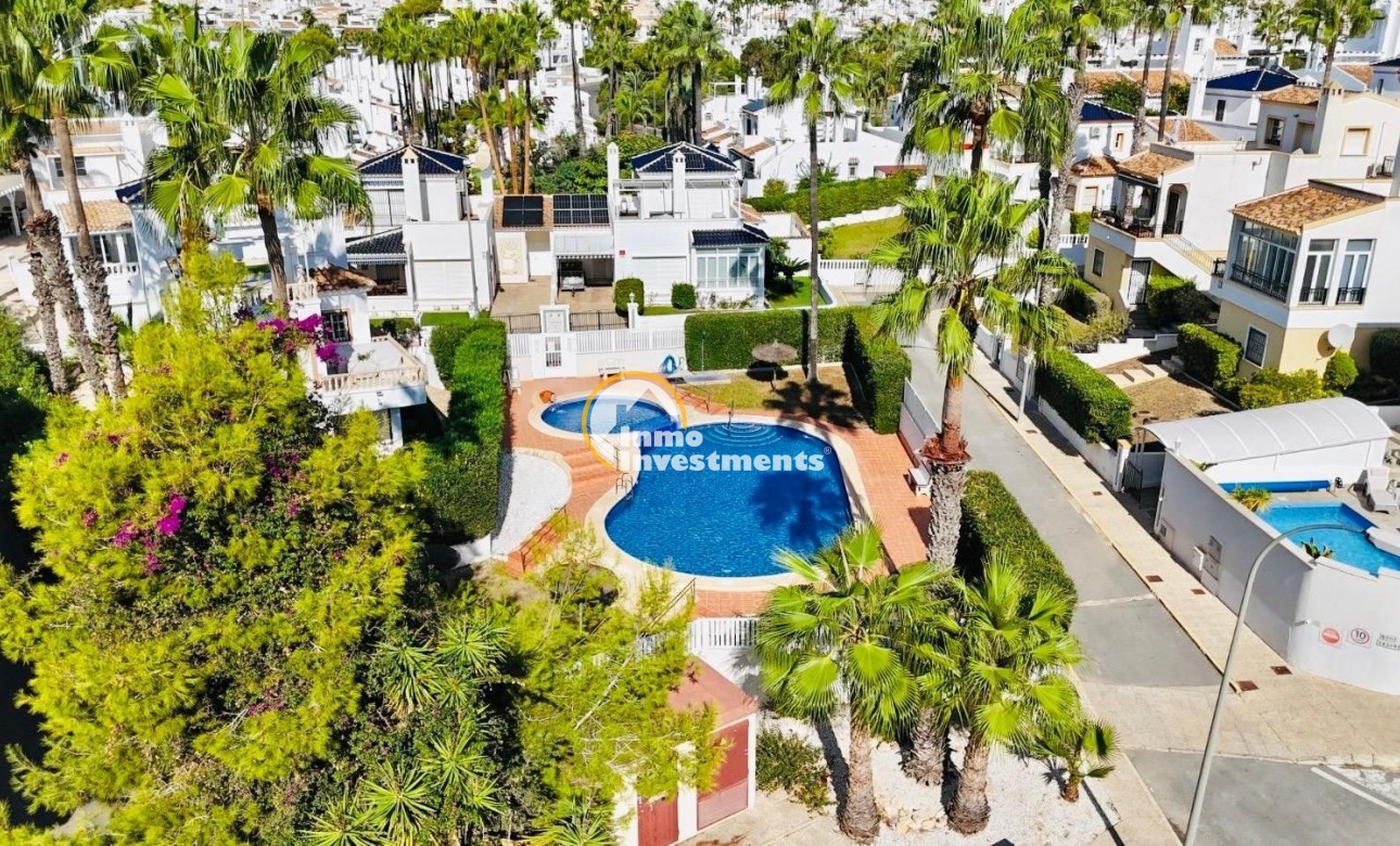 Resale - Villa - Orihuela Costa - Villamartín-Las Filipinas